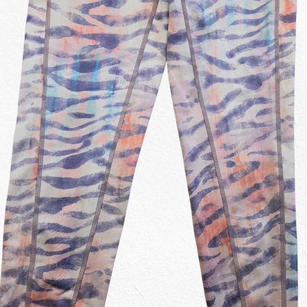 Free People Movement Beat The Heat Tiger Print Reversible Leggings Size Medium